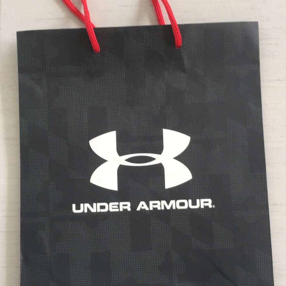 🎉FREE WITH PURCHASE🔺 Under Armour Paper Shopping Bag